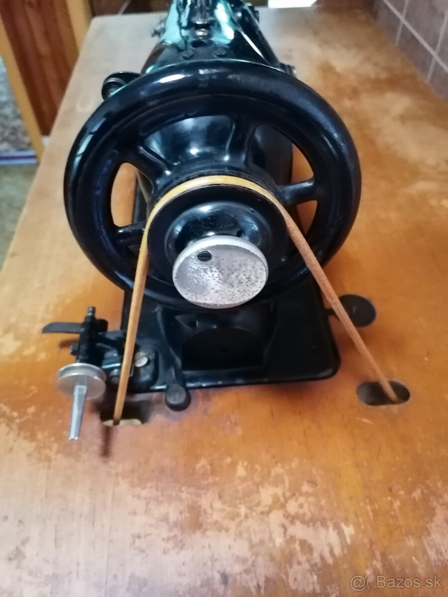 šijací stroj LADA - 8