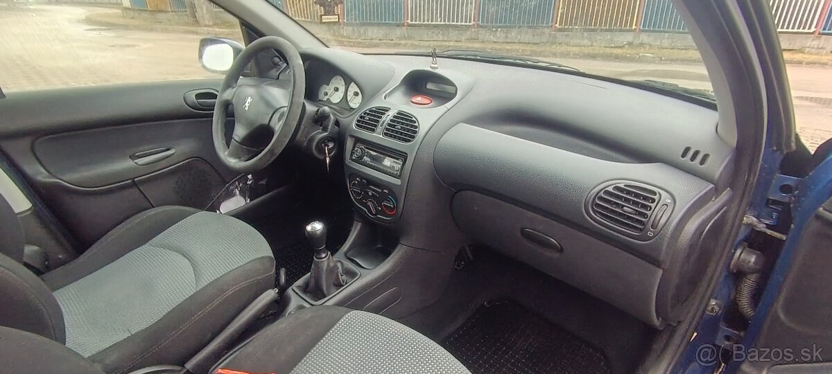 Peugeot 206 - 8