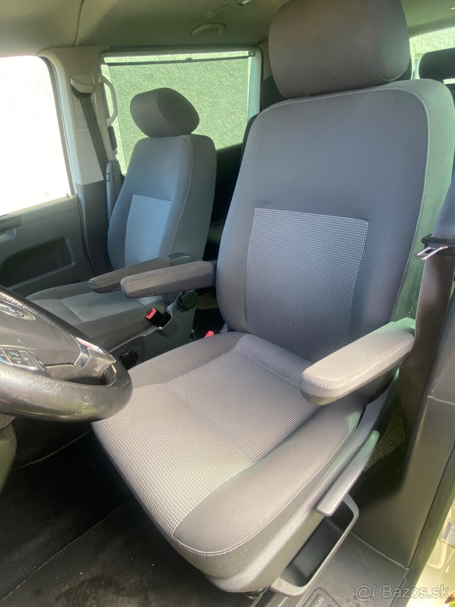 Volkswagen Caravelle T5 2.0TDI 103kw DSG Bi-Xenon 8-miestna - 8