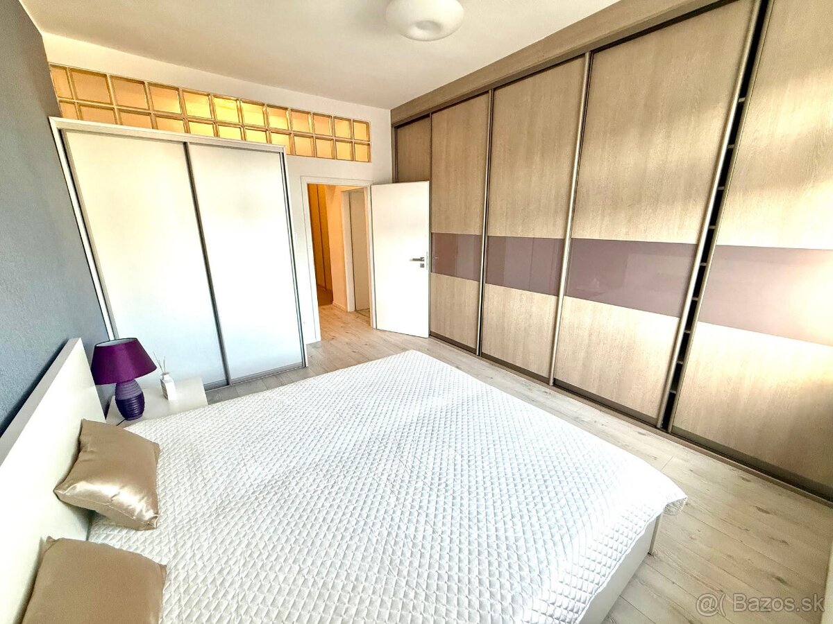 Krásny priestranný 3 izbový byt v centre BA - 8