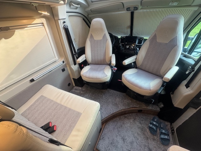 Autokaravan na prenájom - 8