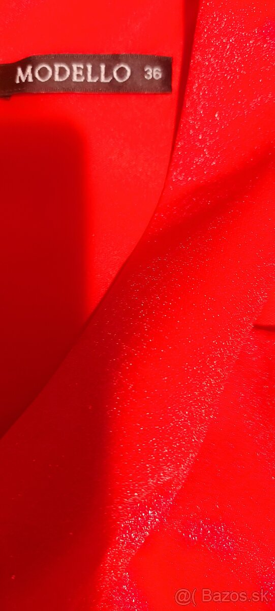 Krásne červené spoločenské šaty - 8