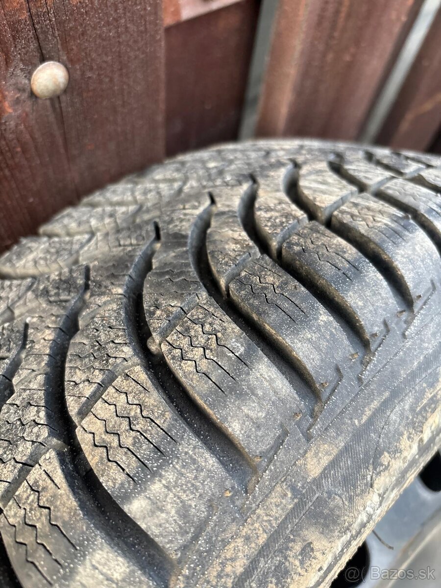 Zimní pneu 195/60 R15 - 8