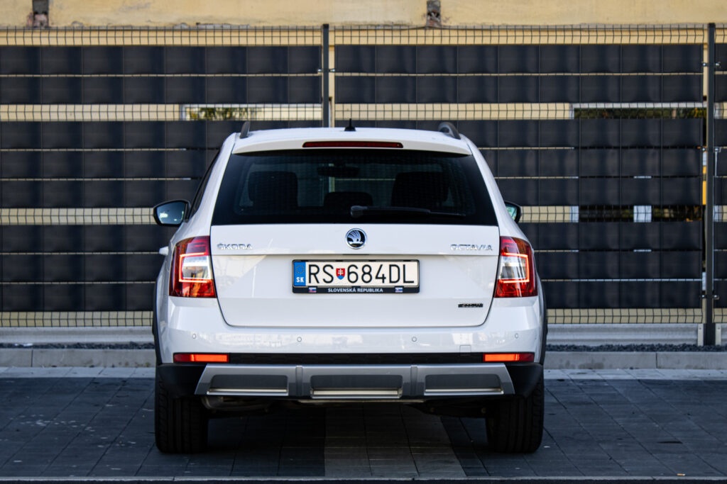 Škoda Octavia SCOUT 2.0 TDI DSG 4x4 - 8
