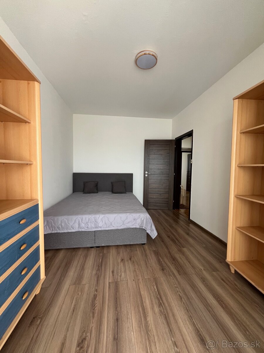 Pekný 3-izbový zariadený byt s loggiou - Sofijská ulica - 8