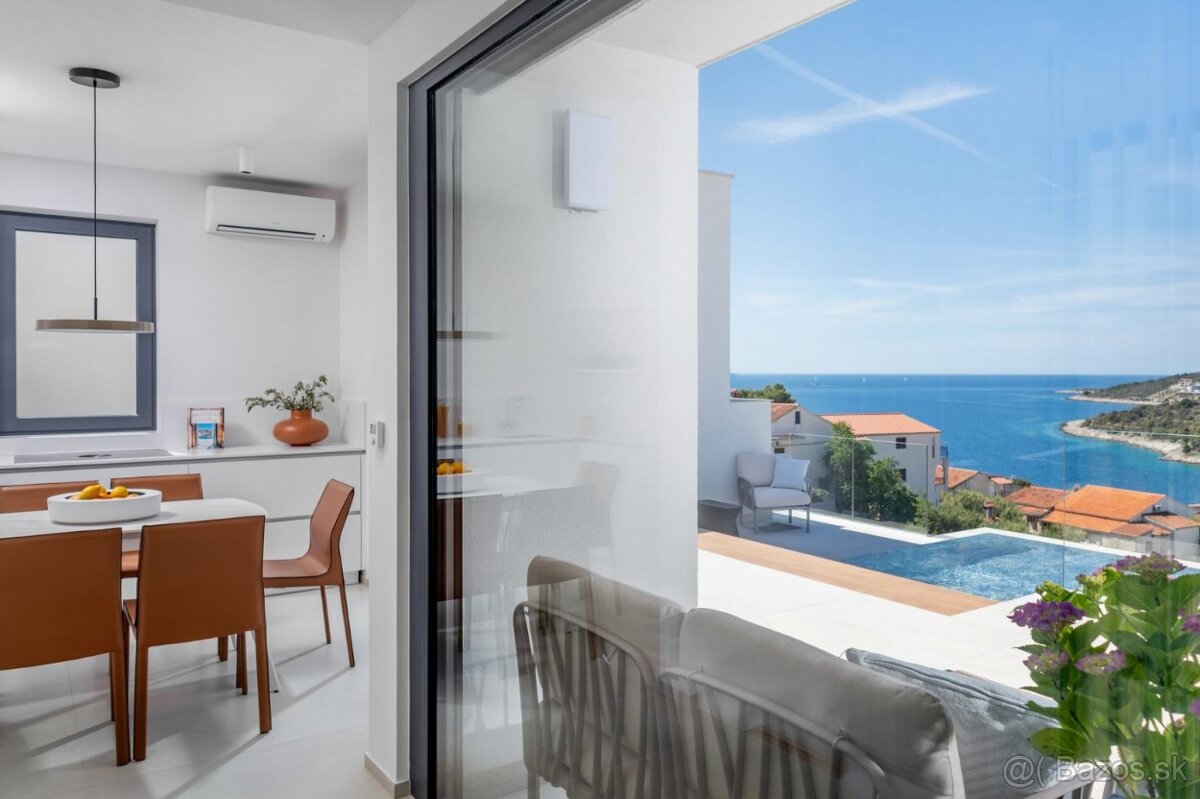 Chorvátsko, luxusná vila 80 metrov od mora. - 8