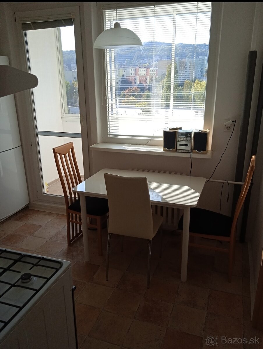 Prenájom 3. izbový byt v BA Dúbravka - 8