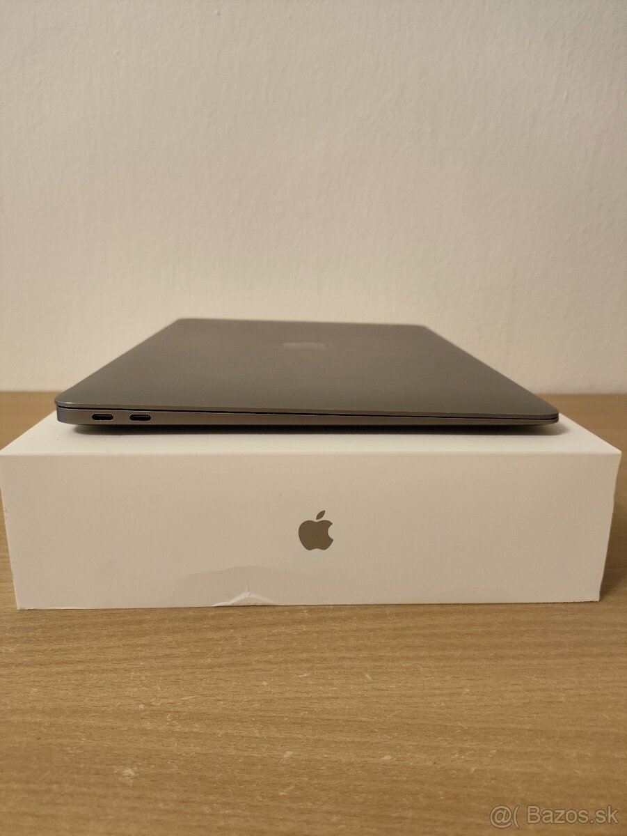 MacBook Air 2020 | i7 • 8GB • 256GB SSD - 8