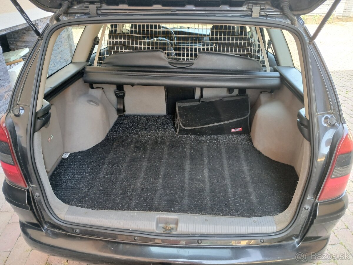 Opel Vectra 2,2 - 8