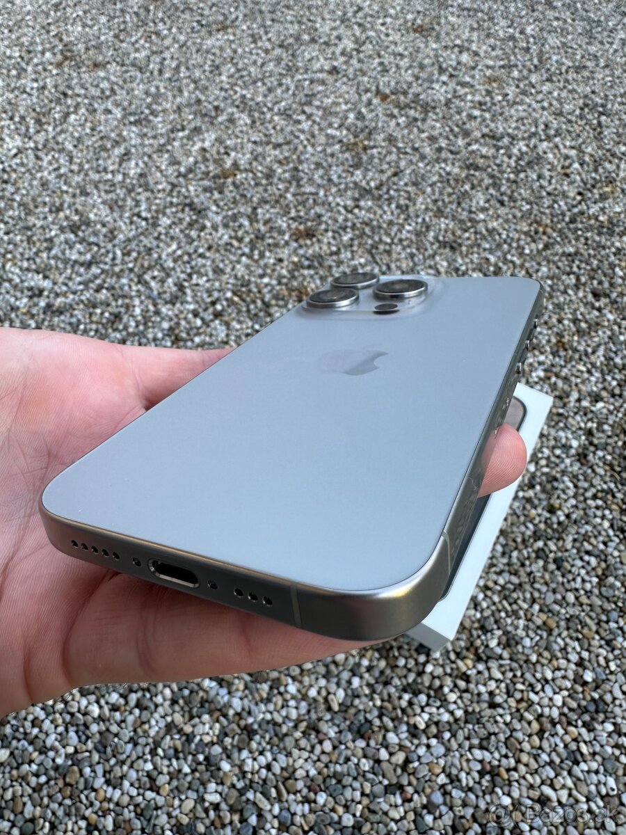 IPhone 15 pro max - baterie 100% - 8