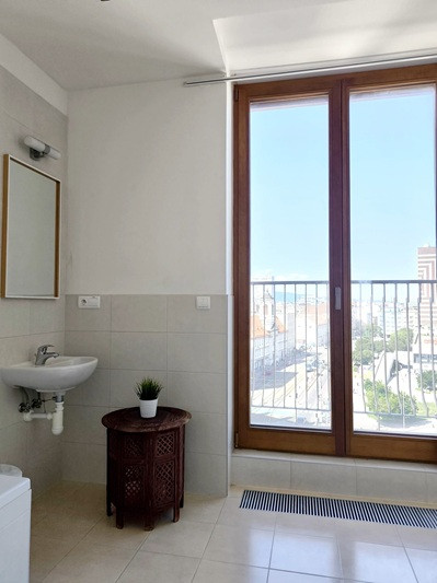 Veľkometrážny 2-izbový byt v ikonickej budove City Gate - 8