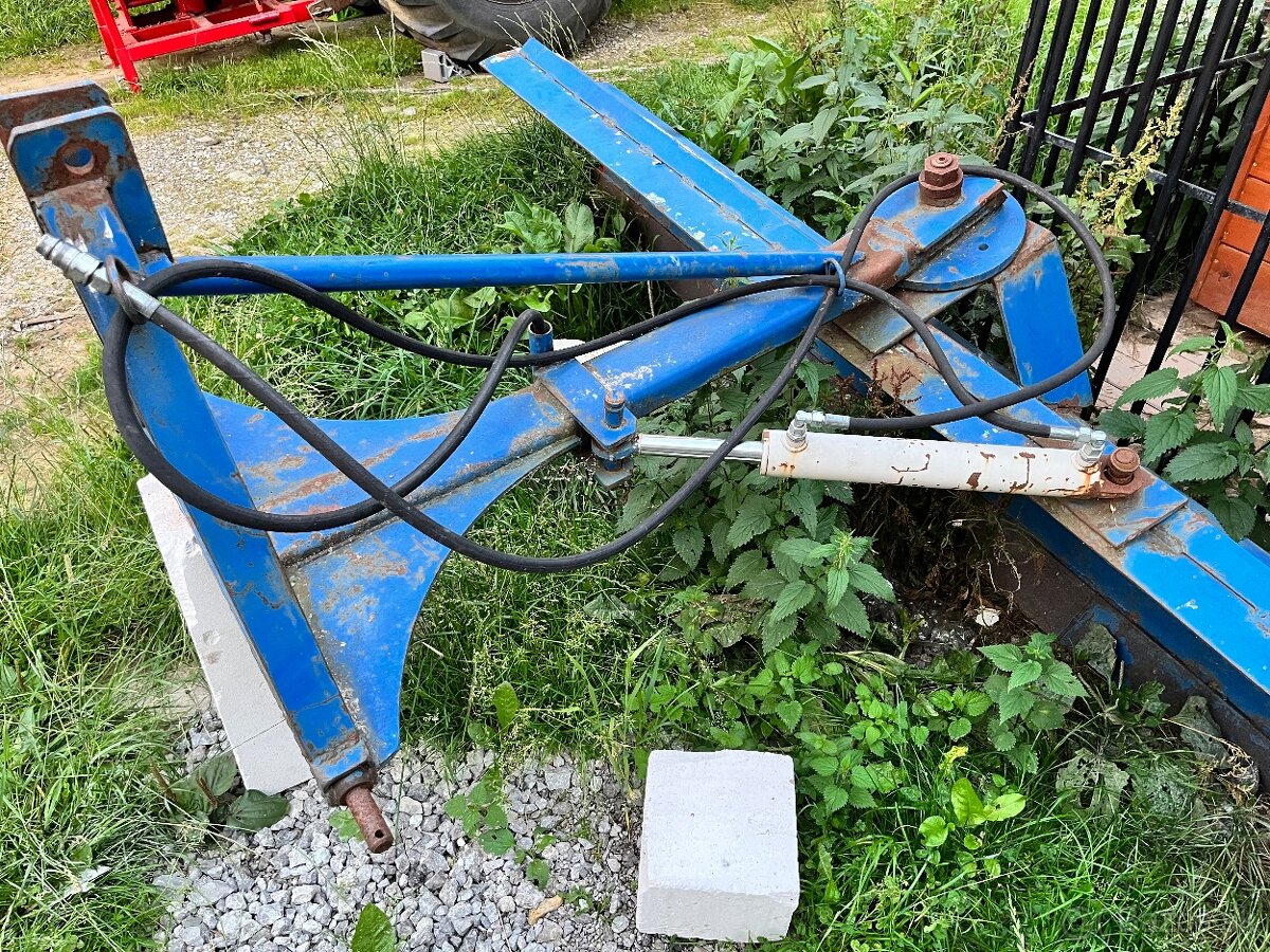 Vymenim traktor s príslušenstvom - 8