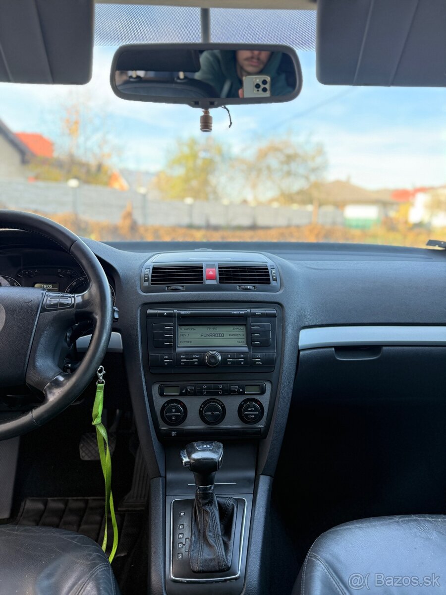 ŠKODA OCTAVIA 2 COMBI 1.9 TDI DSG - 8