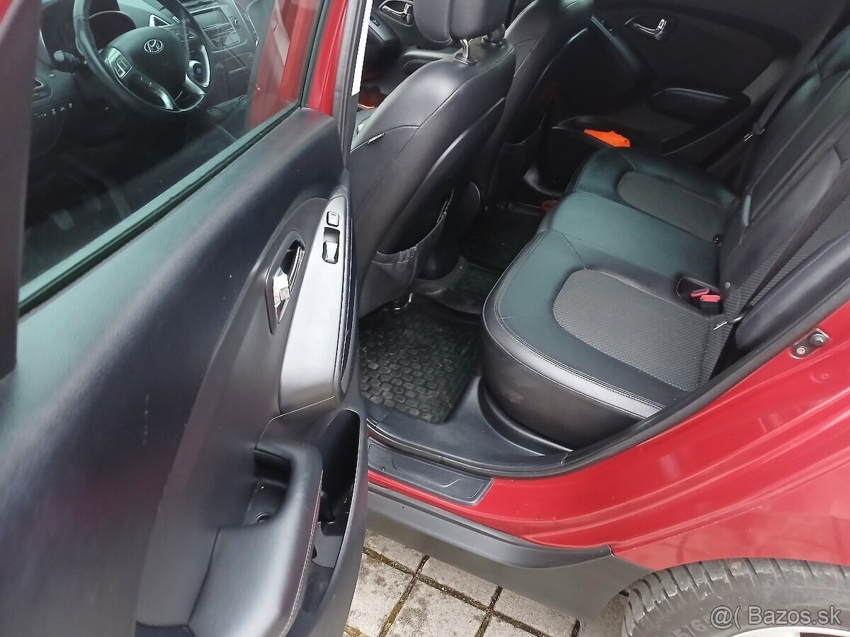 HYUNDAI IX35 2.0 CRDI 4X4 1.MAJITEL SR - 8
