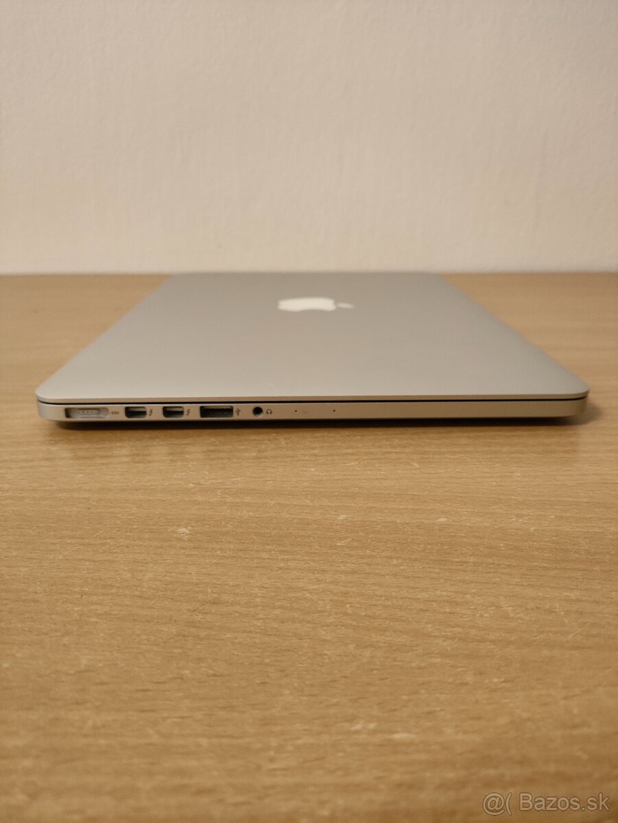 MacBook Pro 13 2015 | i5 • 8GB • 1TB SSD - 8