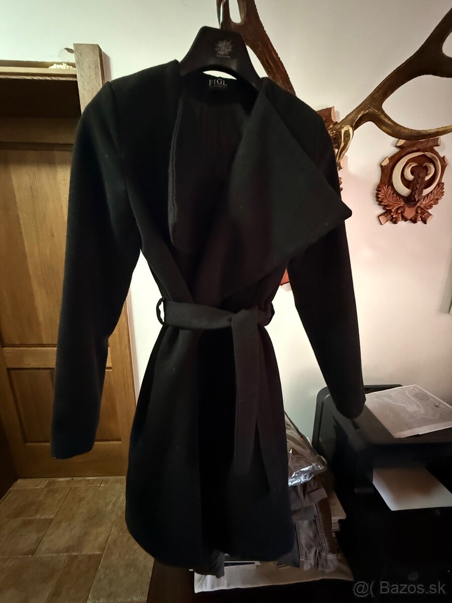 Čierny dámsky kabat - 8