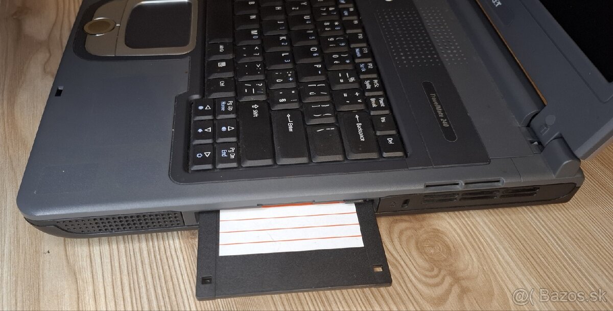 Acer Travel Mate 240 - 8