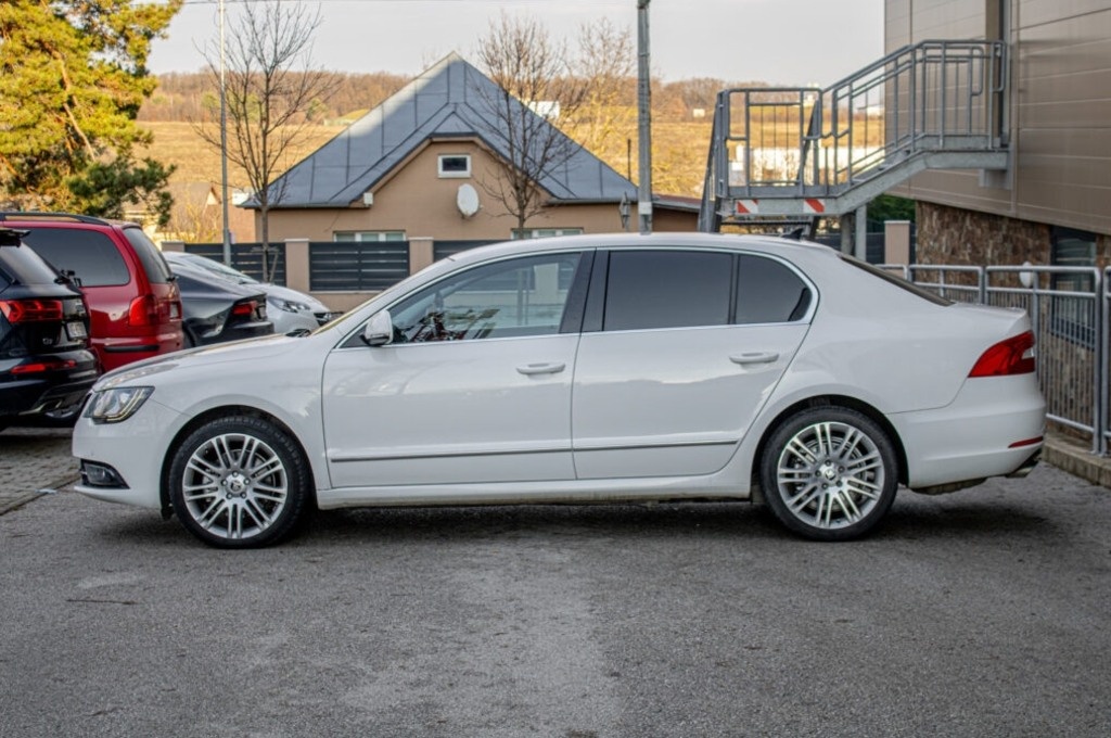 Škoda Superb 2.0 TDI CR 170k Elegance DSG - 8
