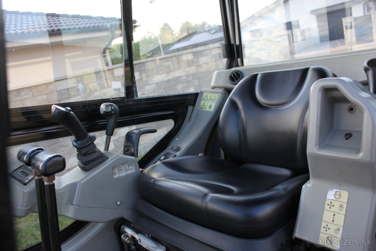 minibager CAT 301.8c 1,8t - 8