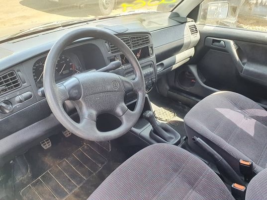 Volkswagen Golf III (3) 2,0i 85kw kód: AGG - 8