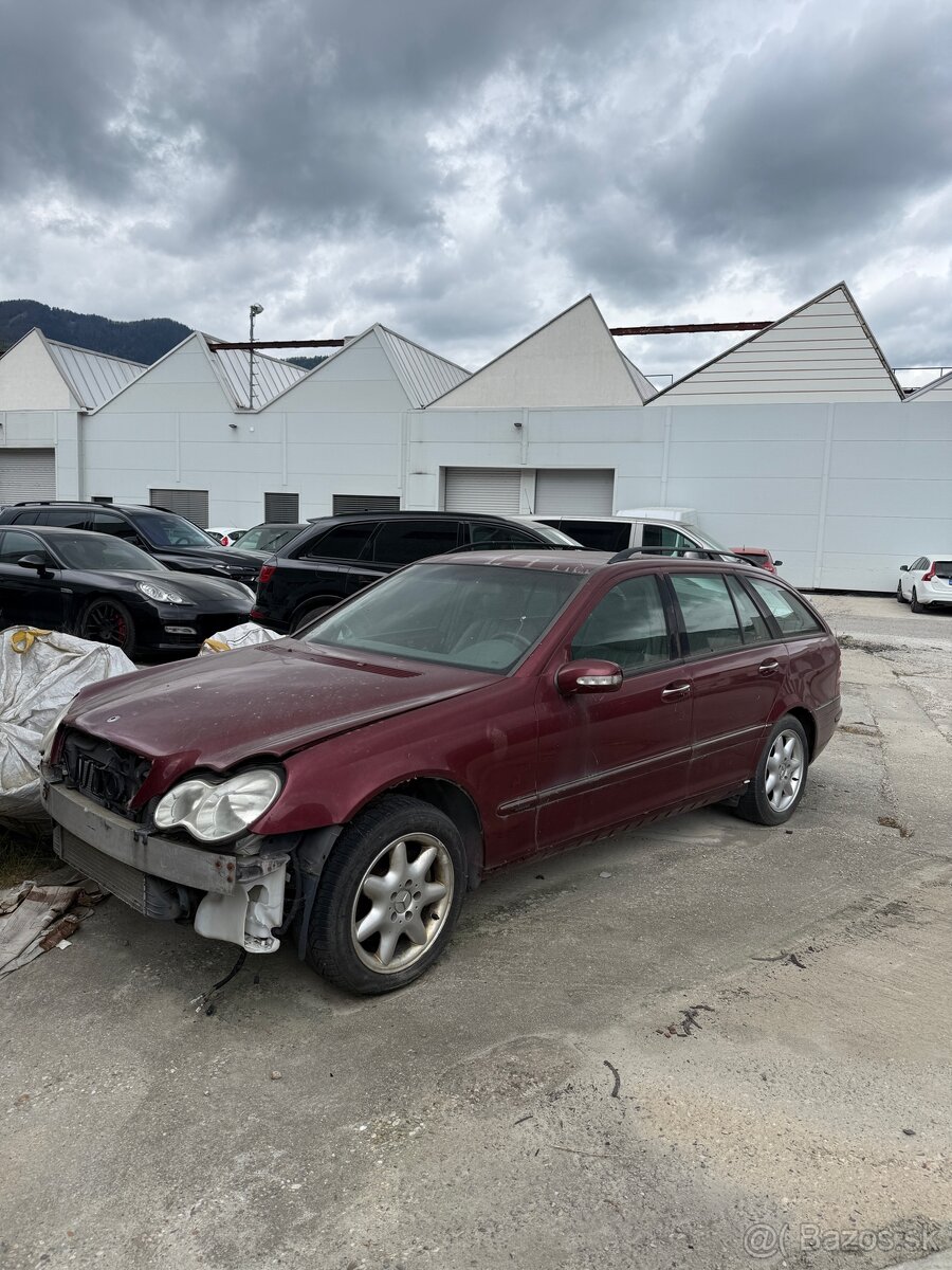2x Mercedes C - 8