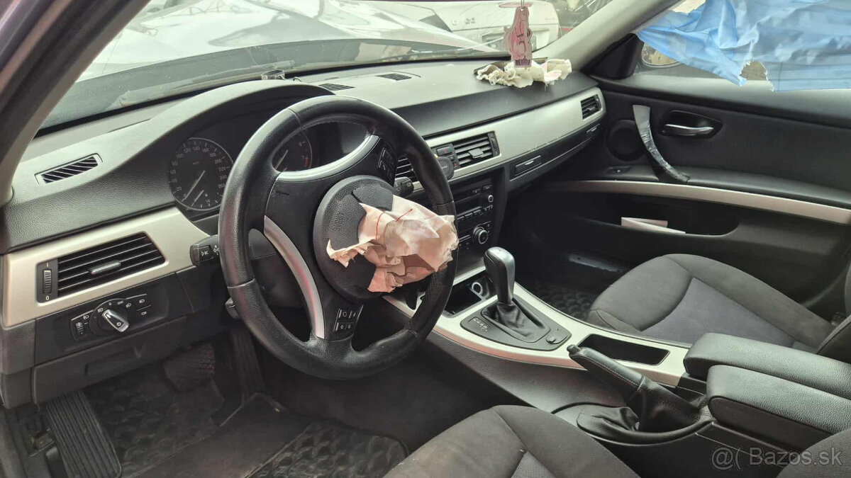 BMW E90 320i 2,0i 125kw - 8