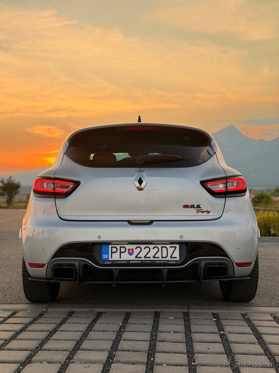 RENAULT CLIO RS TROPHY AKRAPOVIČ - 8