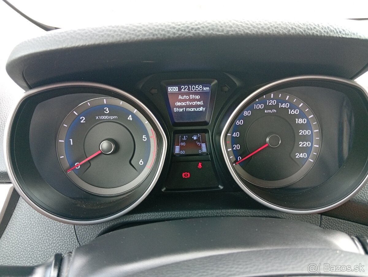 Predám hyundai i30 CW r.v2016 - 8