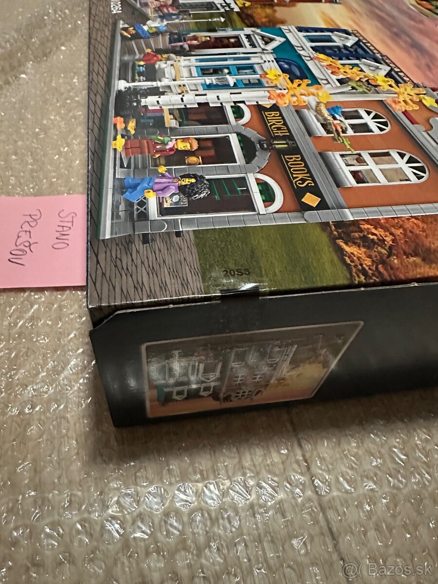 LEGO® 10270 Modular Bookshop - 8