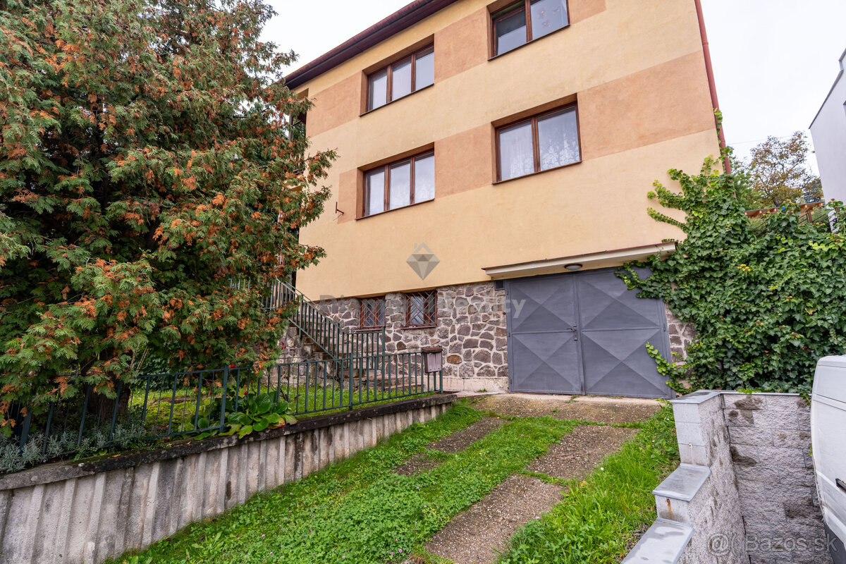 NA PREDAJ 6 IZBOVÝ RODINNÝ DOM S DVOMI BYTOVÝMI JEDNOTKAMI | - 8