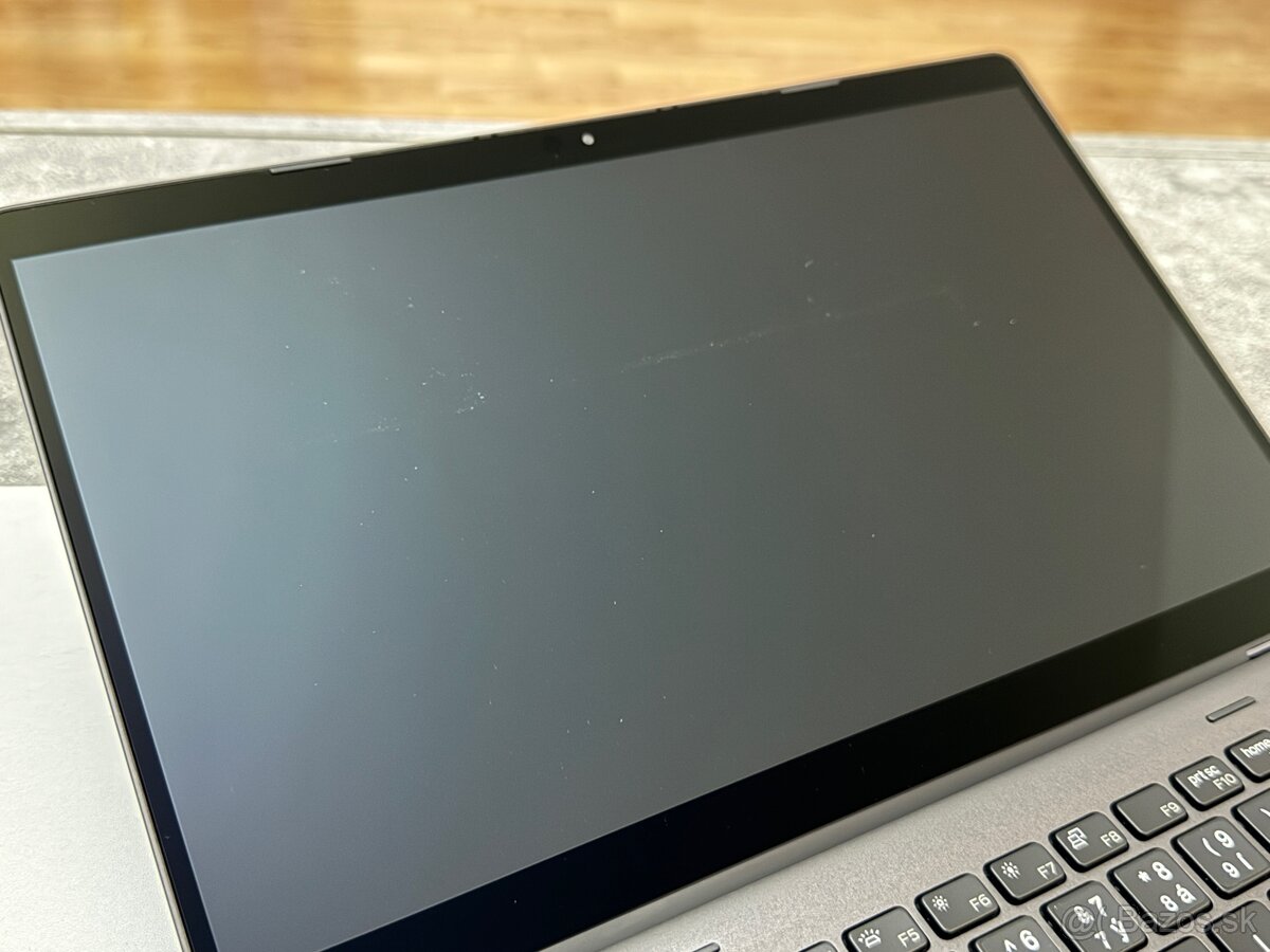 Tablet aj Notebook Dell Latitude 5300 i5 16GB 256GB - 8