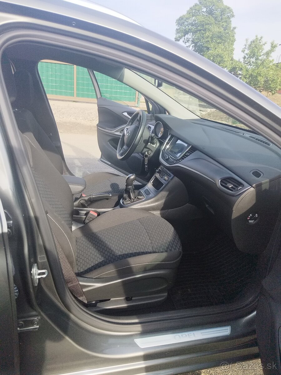 Opel Astra ST 1,4Turbo 92kW - 8