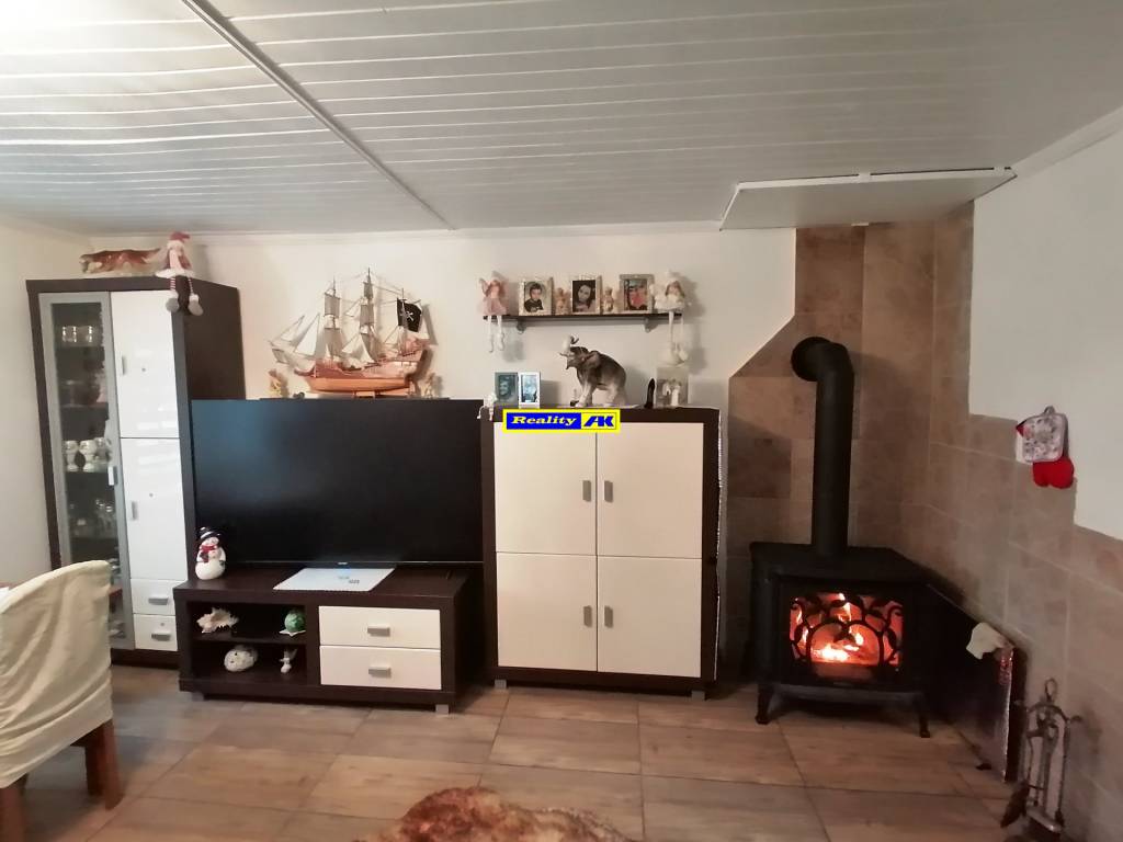 Rodinný dom na predaj, kompletná rekonštrukcia, okres Žilina - 8