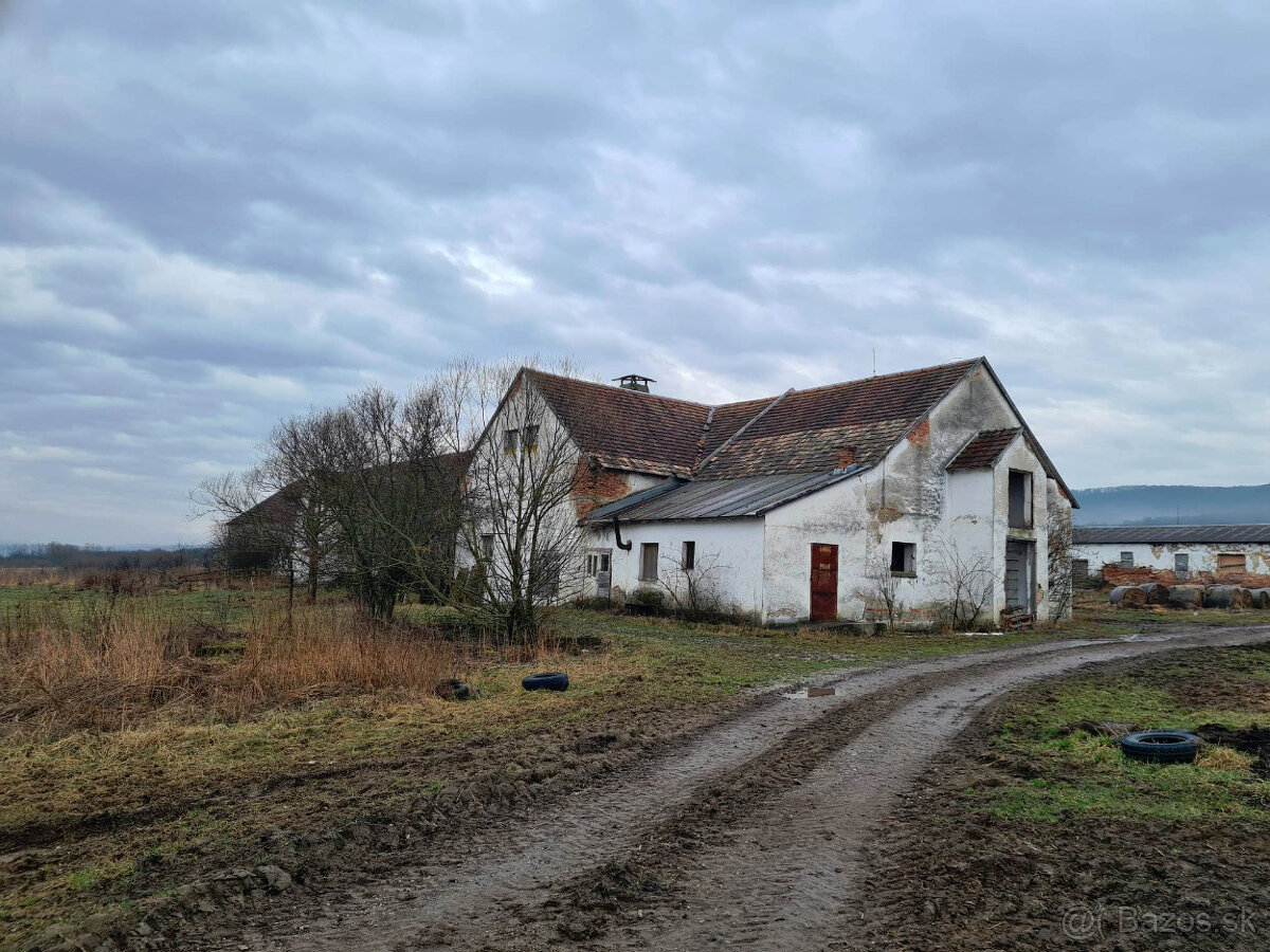 Ponúkame hospodárske budovy obci Chvalová. - 8