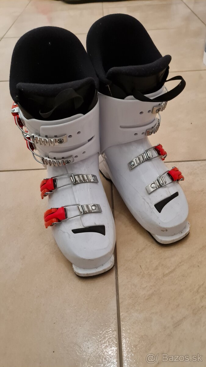 Predam lyziarky Rosignol HERO J4, 25.5 - 8