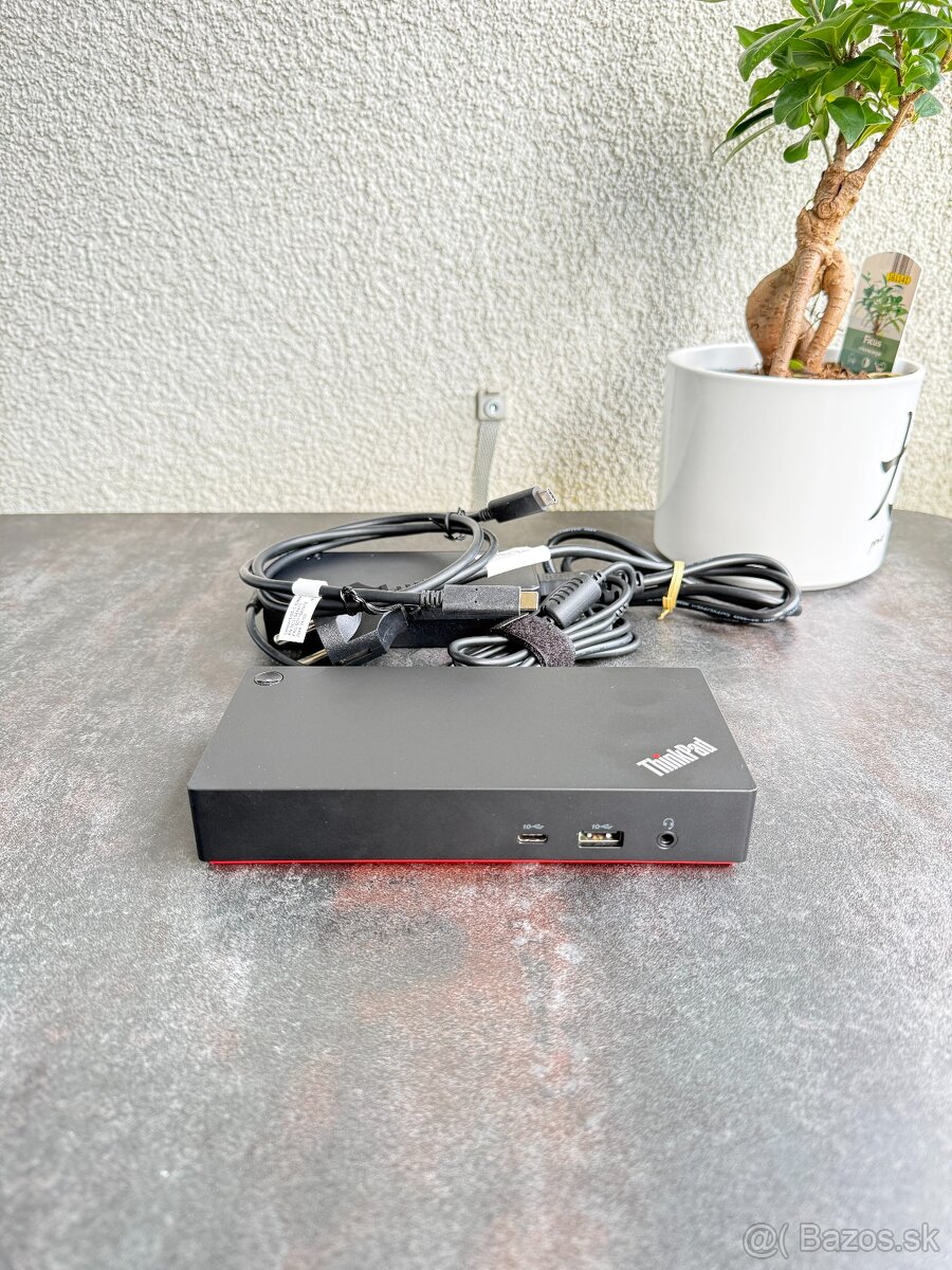 Lenovo ThinkPad Universal USB-C Dock - 8