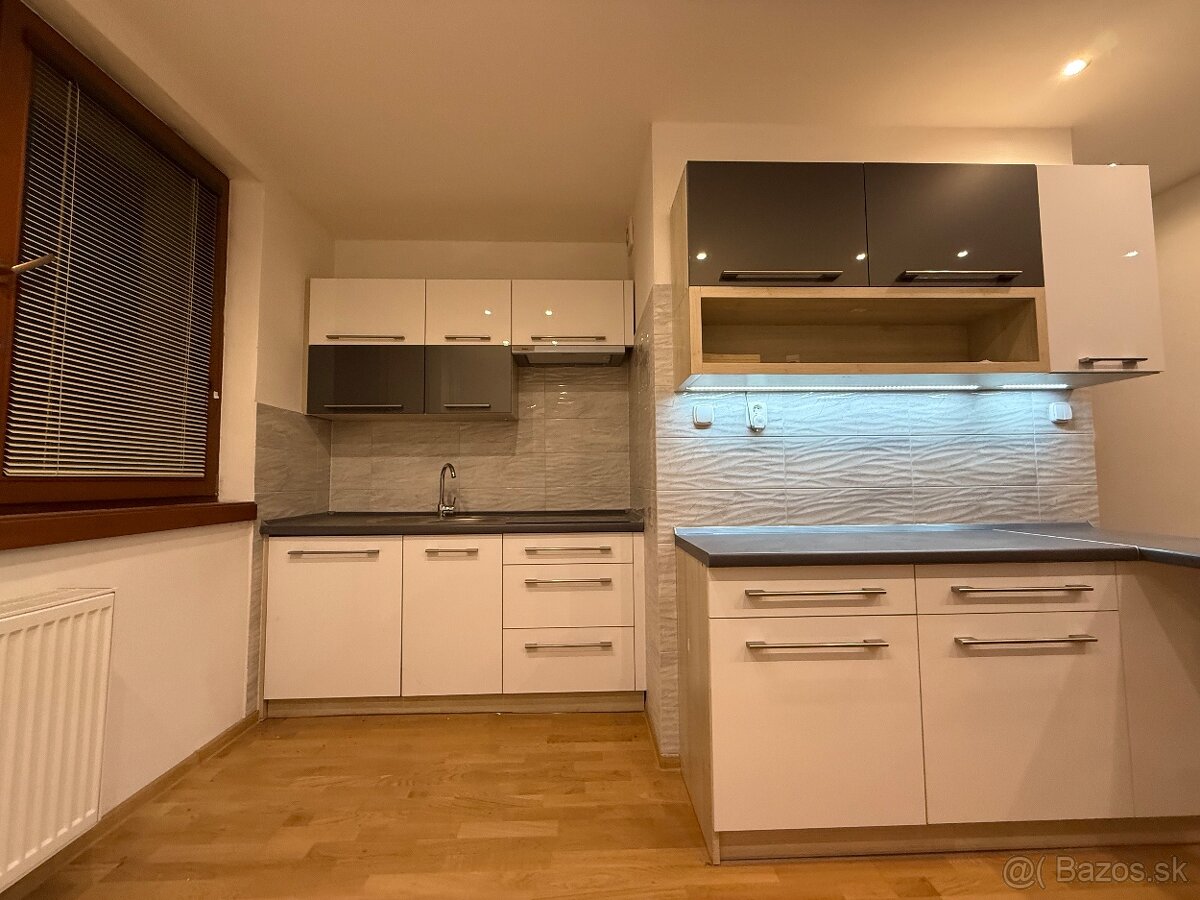 3 izb. byt s balkónom v centre Levoče - 8