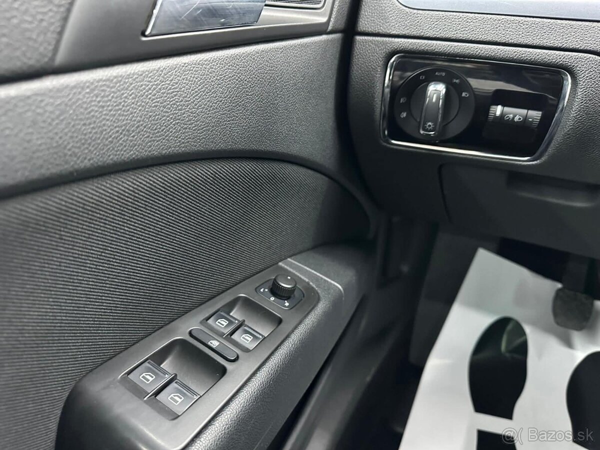 Superb Combi 1,6 TDI CR DPF Elegance M5 Ťažné - 8