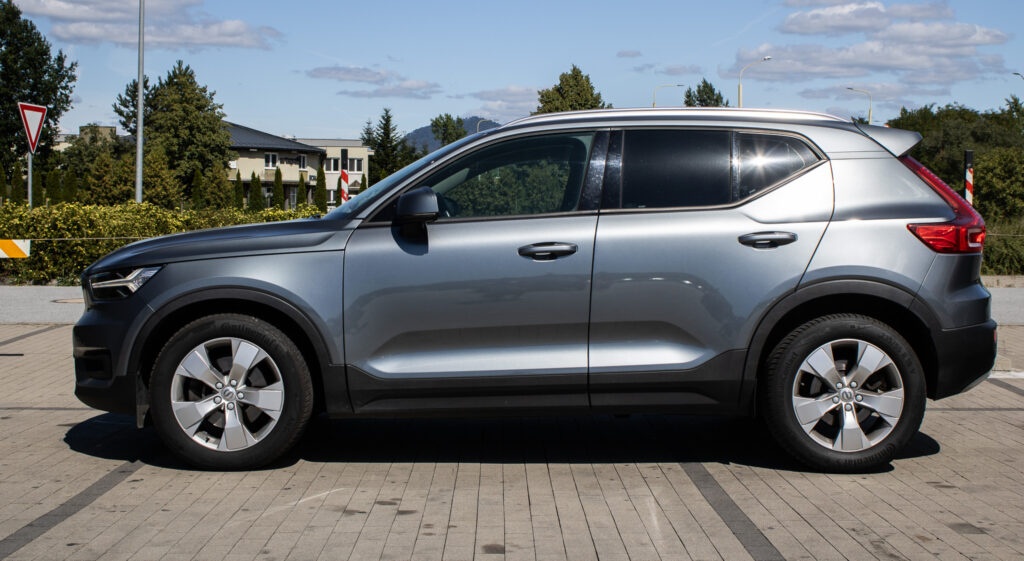 Volvo XC40 D4 Momentum (2018) - 8
