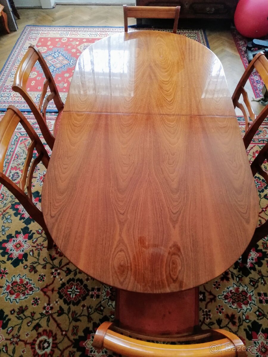 Jedálenská suprava
- 8