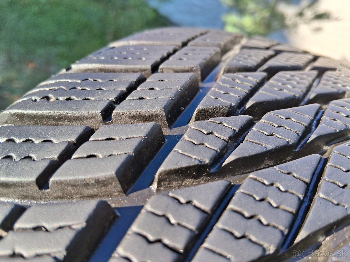 225/45 r17 zimne pneumatiky goodyear - 8