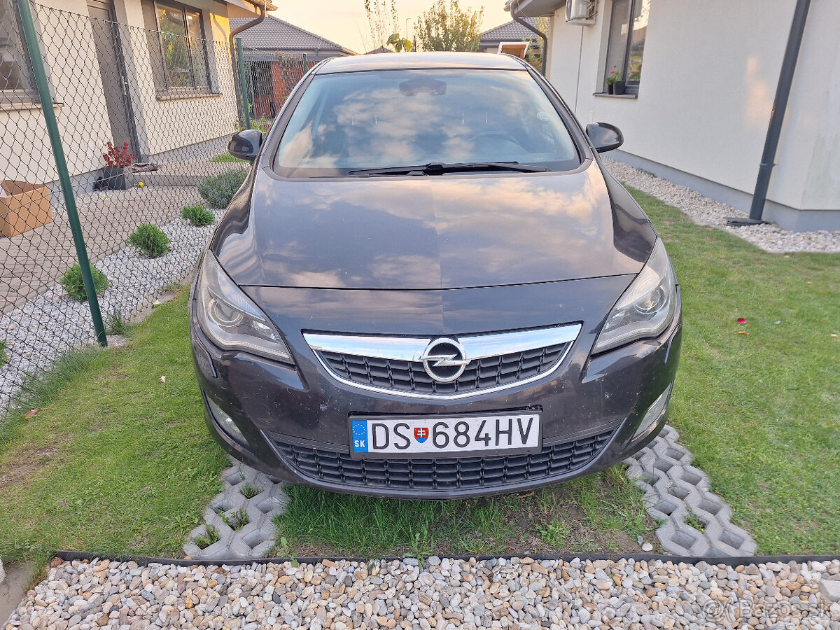Opel Astra J 2,0 CDTi 118 kW - 8