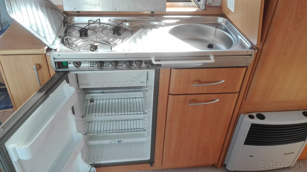 Karavan Knaus Sudwind 550+palandy - 8