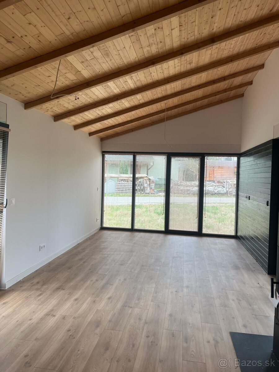 Na predaj dom v privátnej rekreačnej zóne pri jazere Vojka - 8