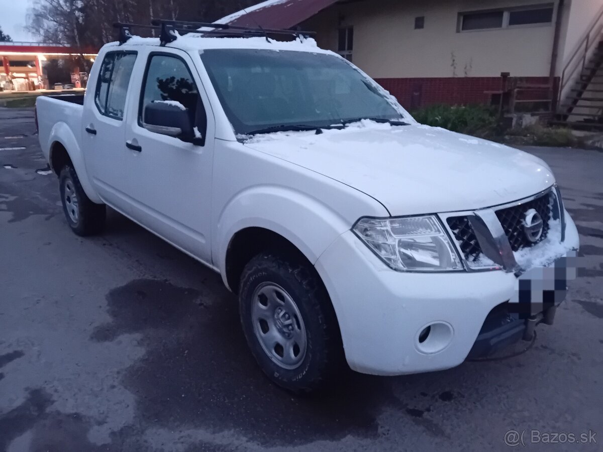 Nissan Navara 2,5 dci 4x4 nová STK a EK REZERVOVANÉ - 8