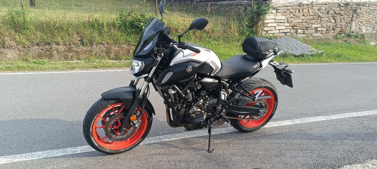 Yamaha MT 07 - 8