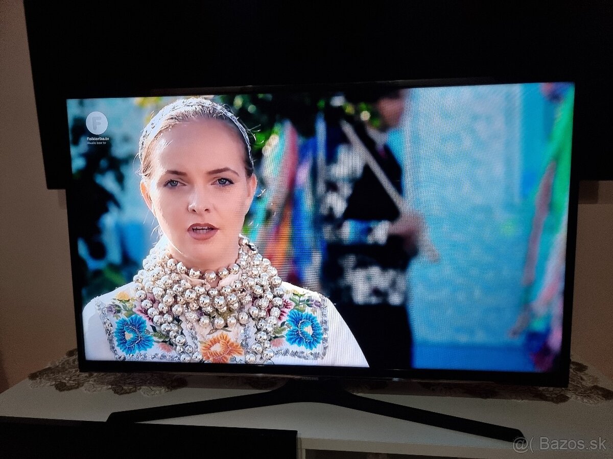 Predám LED TV SAMSUNG UE32F4000AW HD - 8