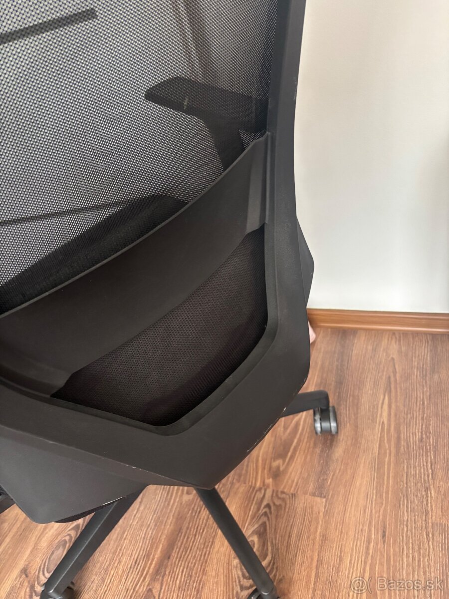 Kancelárska čierna stolička - 8