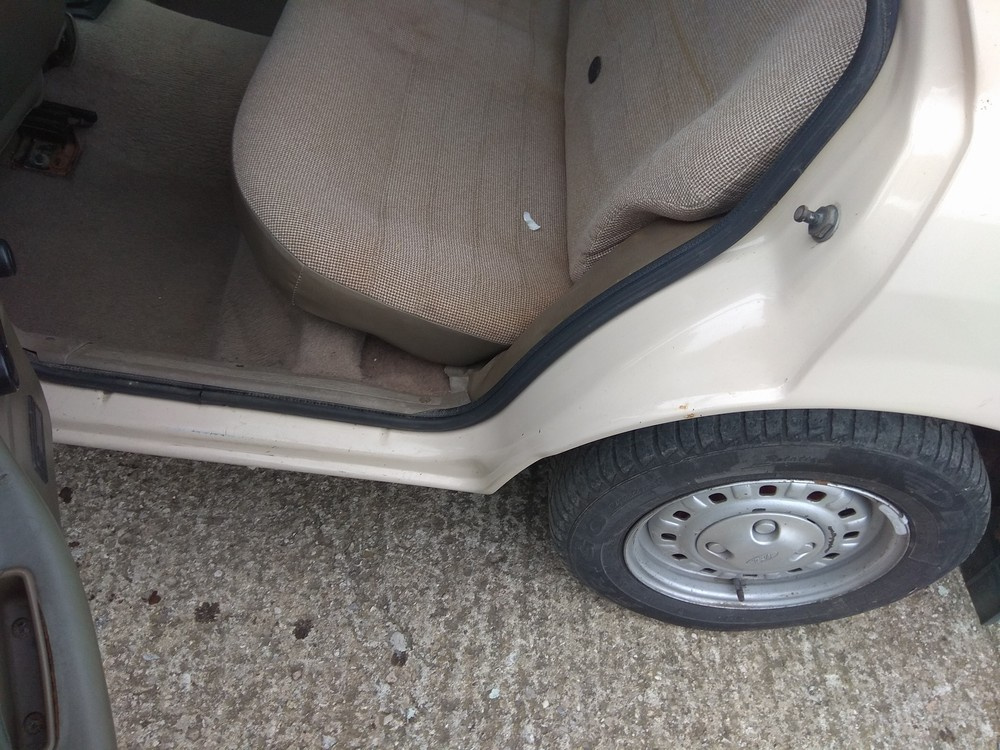 Ford Sierra 1600 - 8