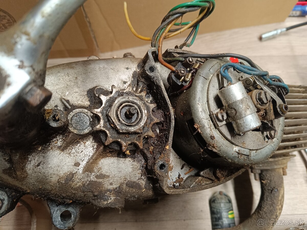 Motor Jawa pionier 05 + orig. Štítok DE - 8